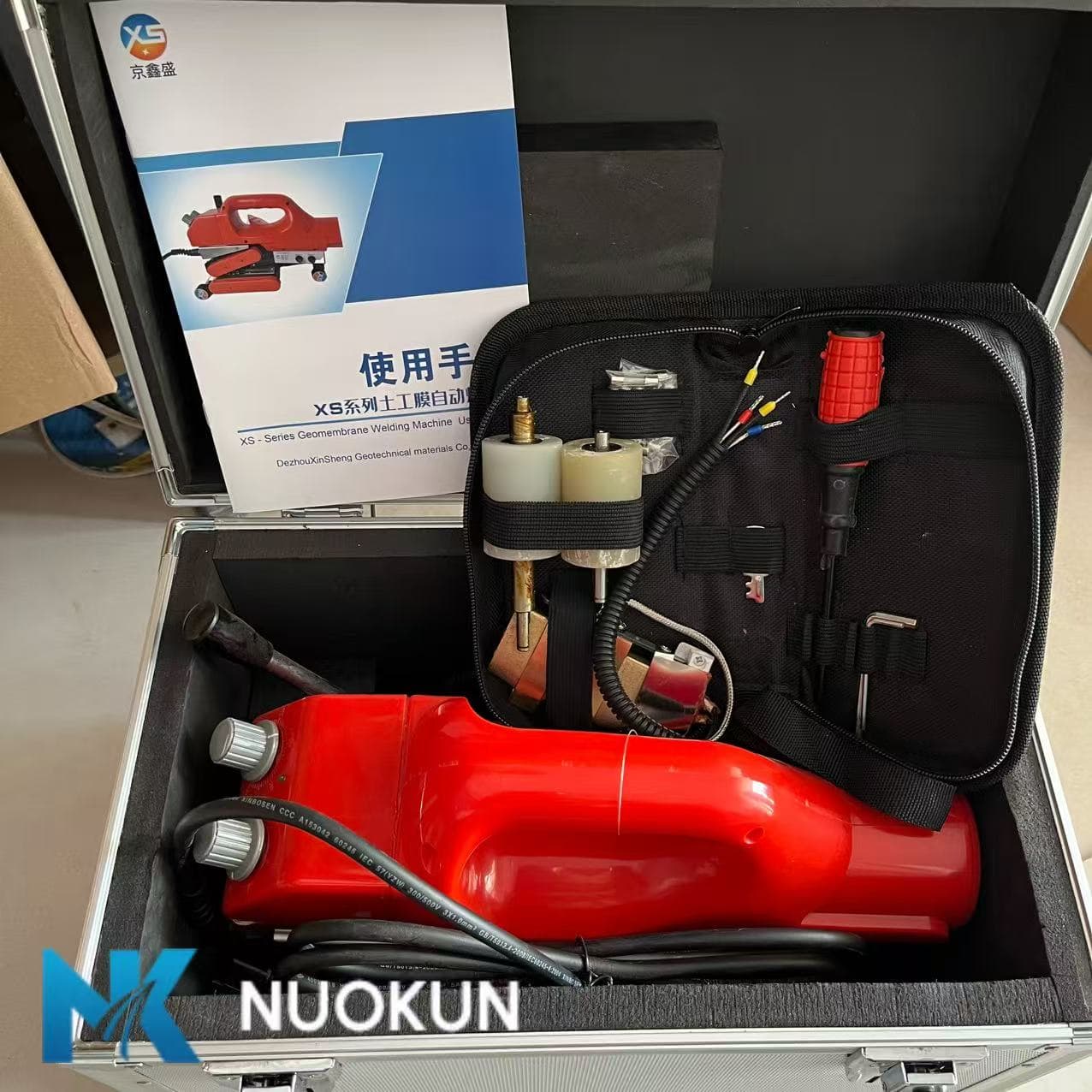 portable geomembrane welding machine