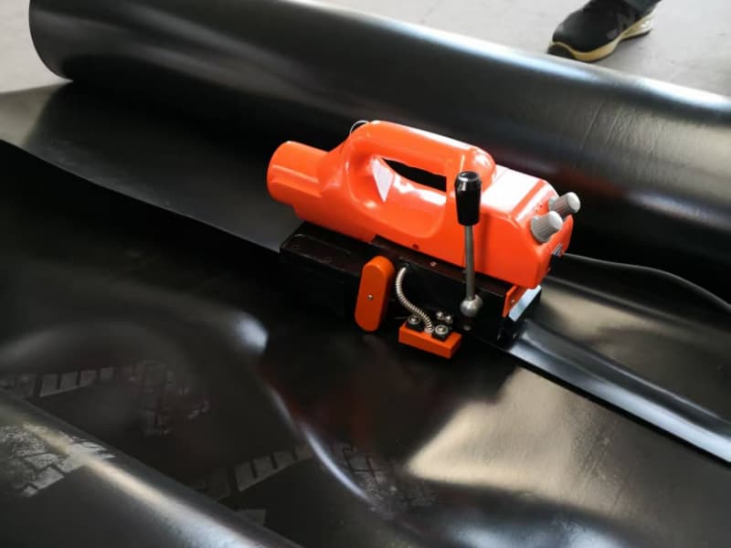 Pengenalan Mesin Las Waterproofing – Tampilan & Pengemasan Mesin