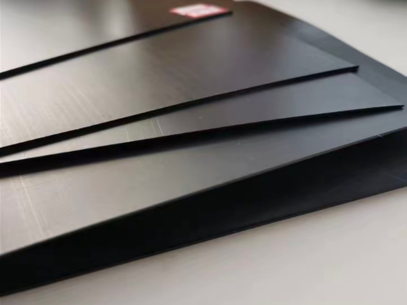 Geomembran HDPE untuk NEOM: 1,5 mm atau 2,0 mm?